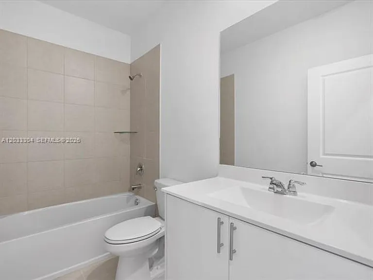 106 SW 184th Pl — Photo 31