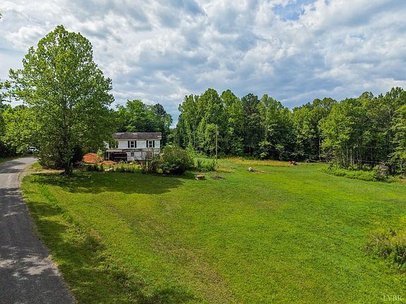 2nd image of 287 Merritt Ln