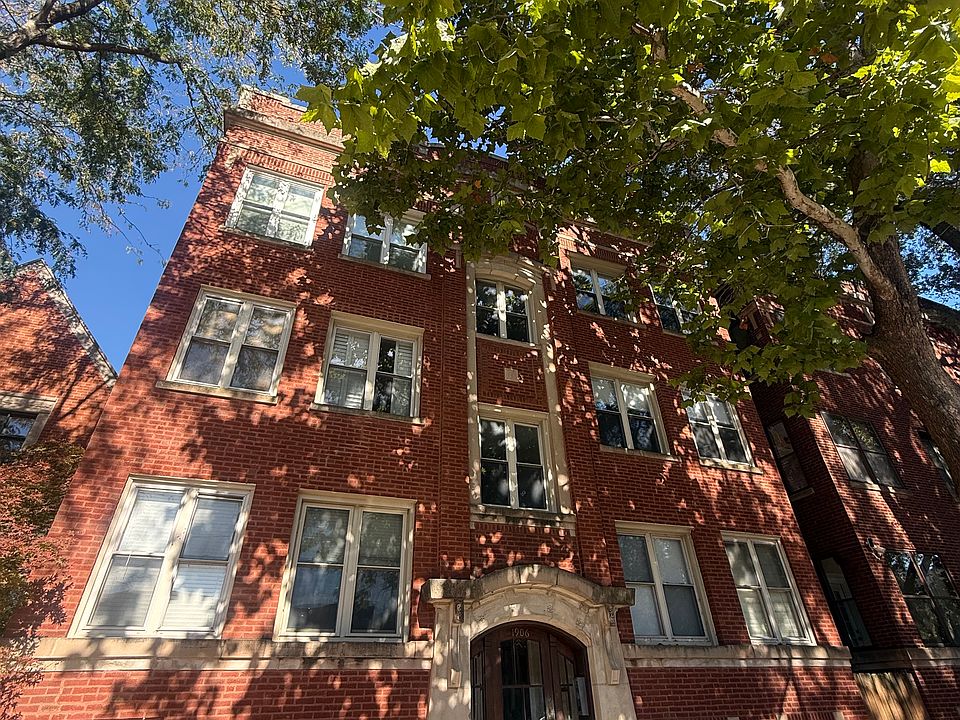 1st image of 1906 W Byron St #1E