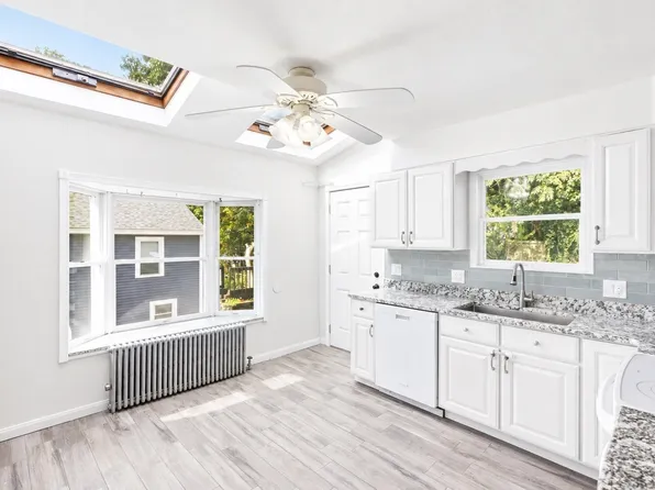 29 Woodlawn St, Lynn, MA 01904
