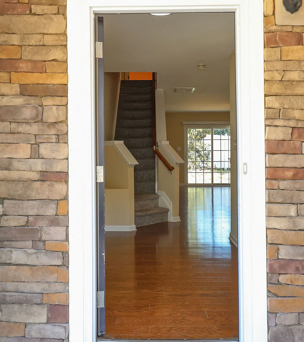 3 bed, 2.5 bath, 1519 sqft, $1,850 — Photo 4