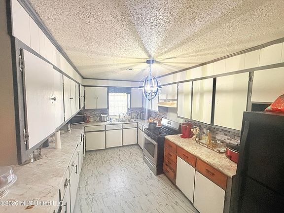 2nd image of 203 Branch St