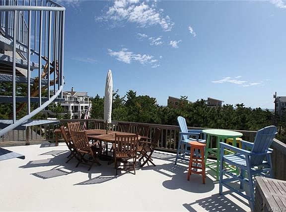 4th image of 59 Long Beach Blvd #B