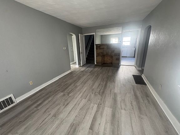 3rd image of 2449 Fairport Ave
