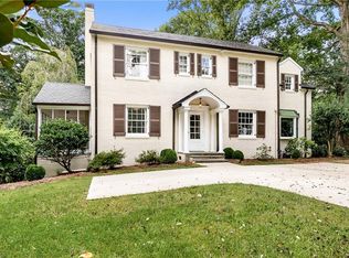 700 Roslyn Rd, Winston Salem, NC 27104