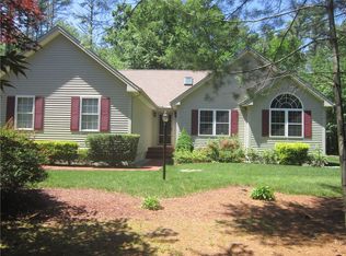 1 Fairway Dr, Richmond, RI 02832