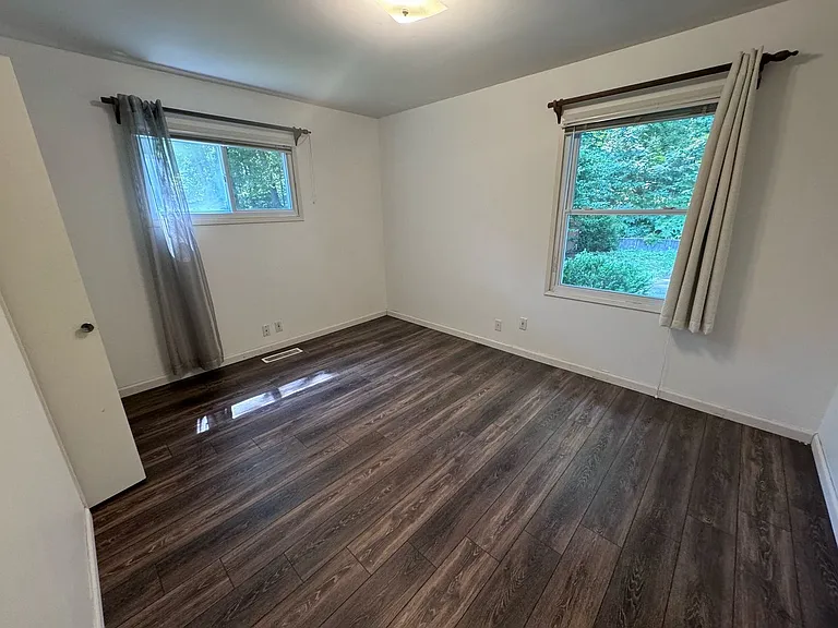 212 Huron St — Photo 14