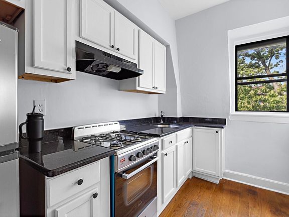 2nd image of 23 Bentley Ave APT 4