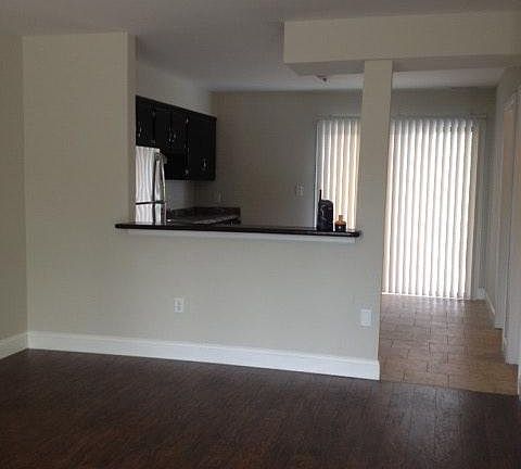 LR to kitchen view