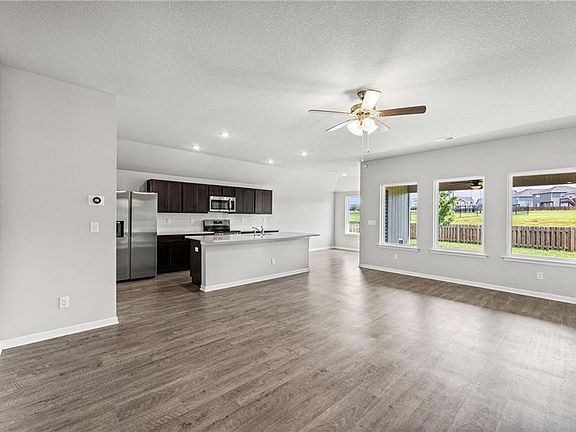 4th image of 1606 Maci St
