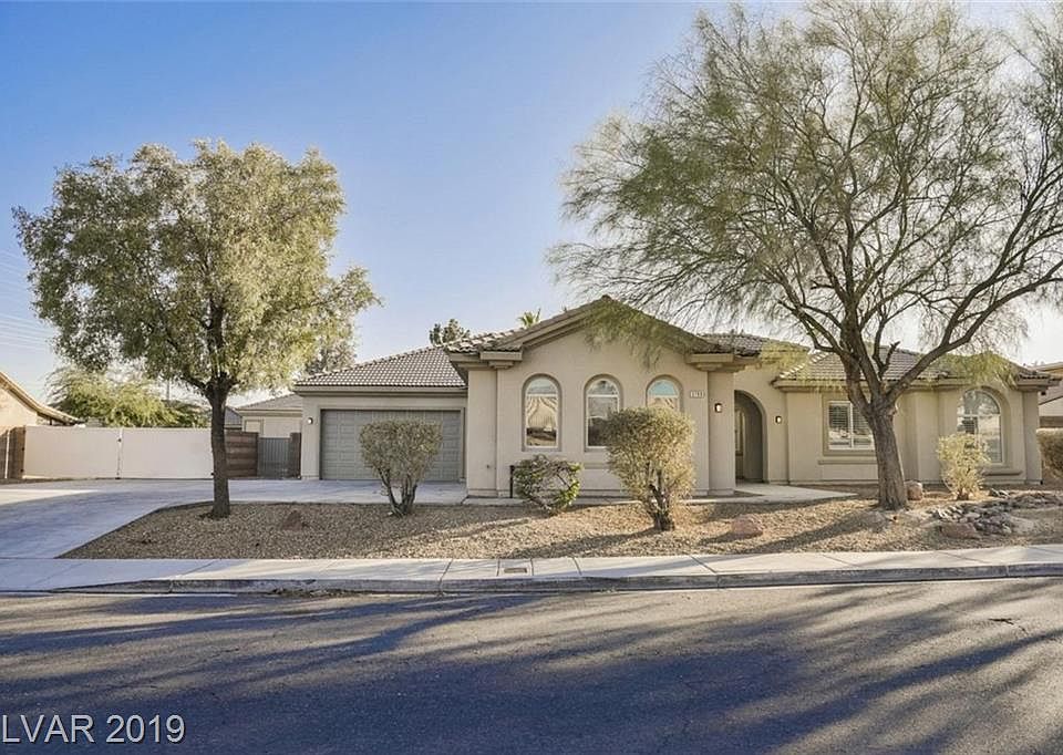 1st image of 3709 W Hammer Ln