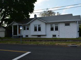 416 Daggett Ave, Pawtucket, RI 02861
