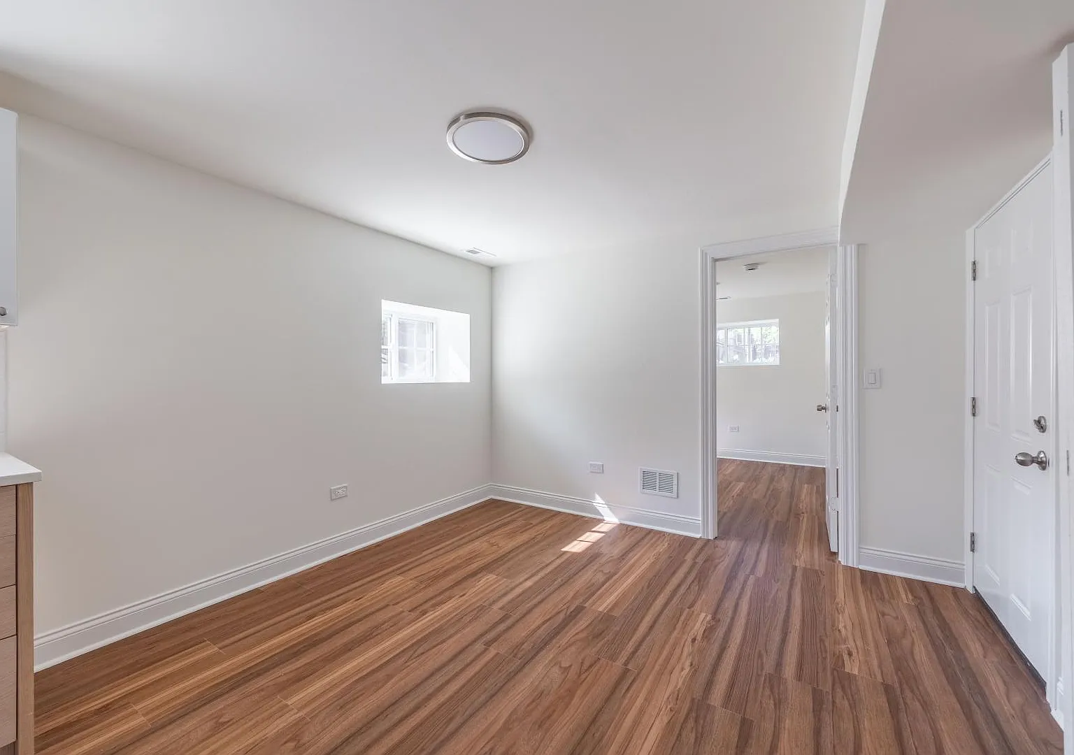3107 North Harding Avenue #1E — Photo 3