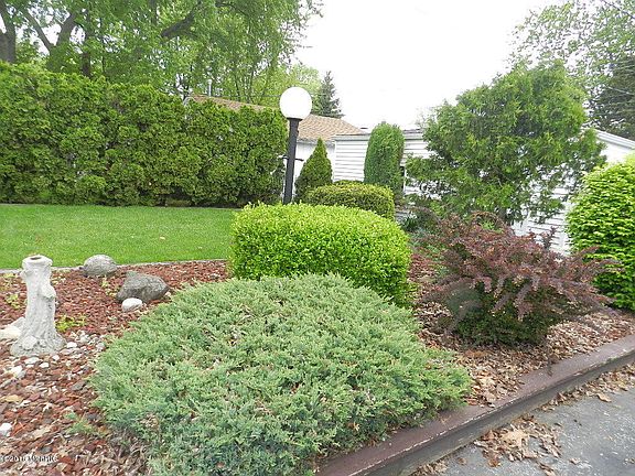 4th image of 709 Columbia Ave
