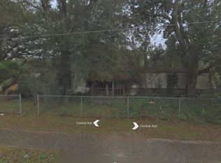 215 Central Ave, Polk City, FL 33868