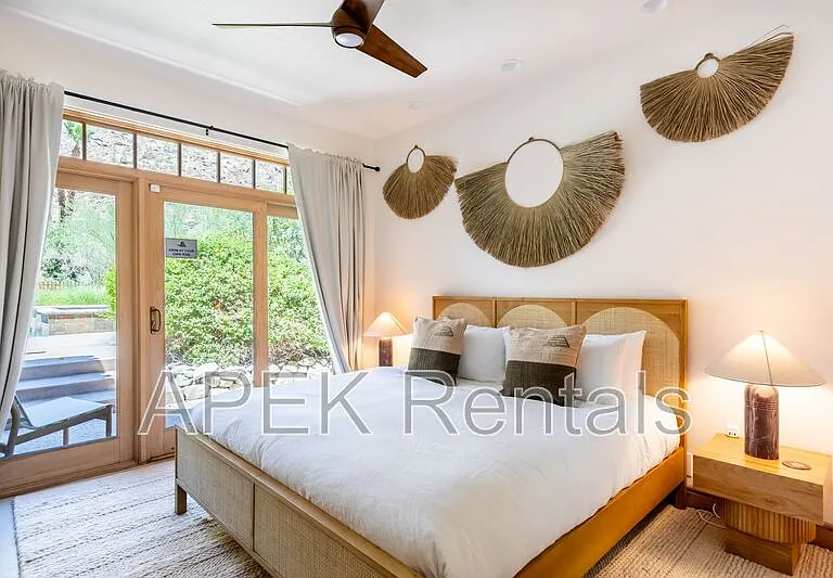 690 W Linda Vista Dr — Photo 3