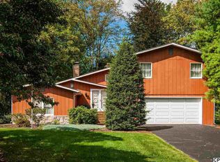 2102 Woodview Dr, Harrisburg, PA 17112