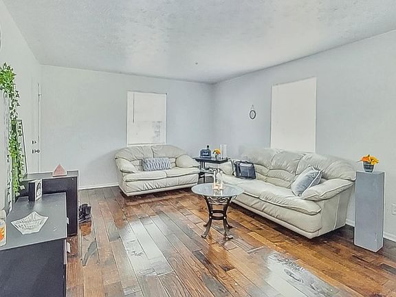 5th image of 215 Wildwood Pl #14