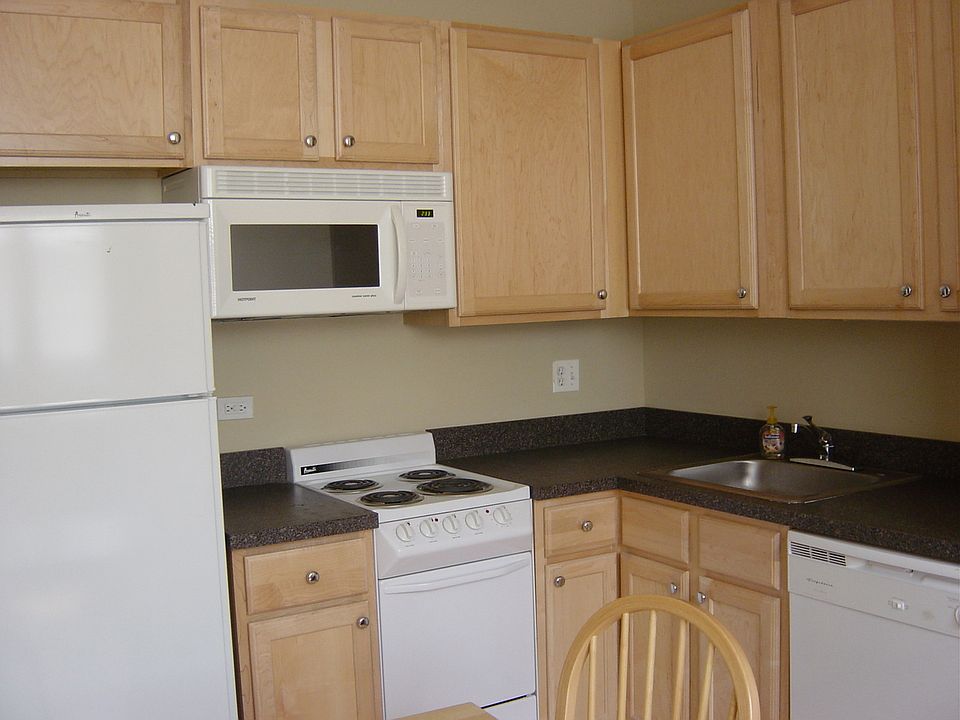 2nd image of 738 W Briar Pl APT 310