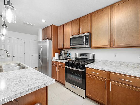 3rd image of 13276 BROOKWATER Drive