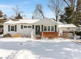 15 Chesler Sq, Succasunna, NJ 07876