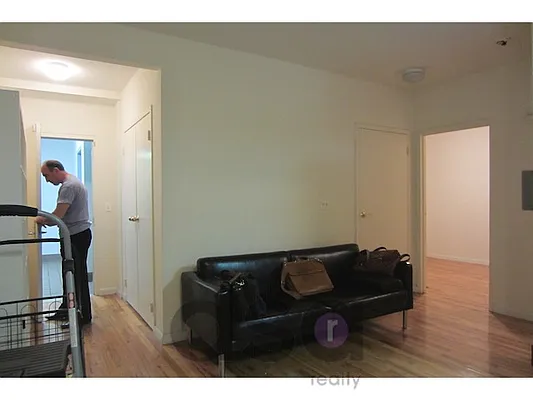 Rented by DSA Realty | media 25