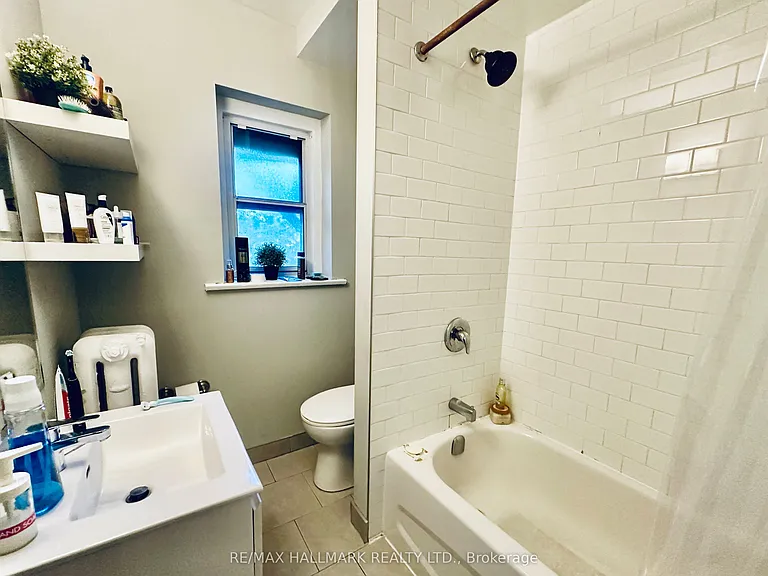 597 Saint Clair Ave W #3 — Photo 9