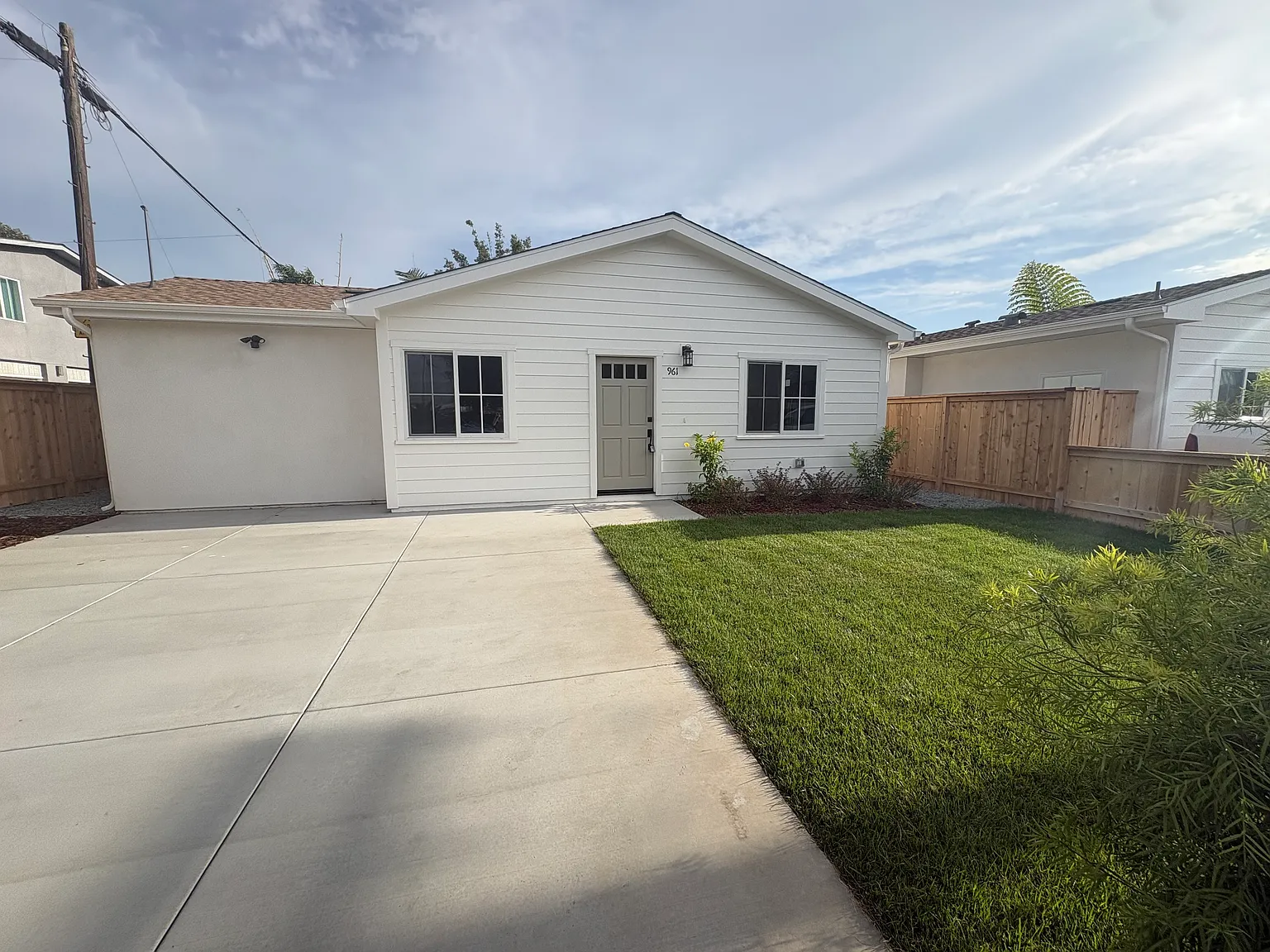 3 bed, 1060 sqft, $3,500 — Photo 3