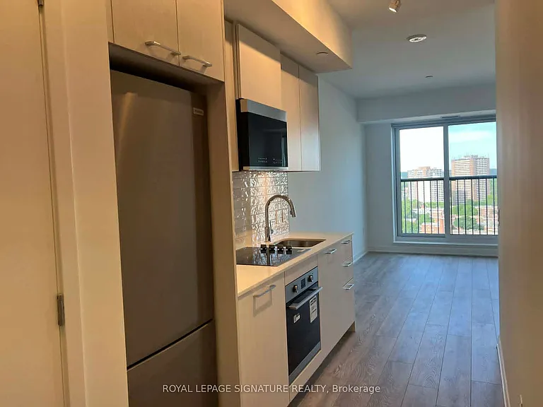 10 Oak St — Photo 1