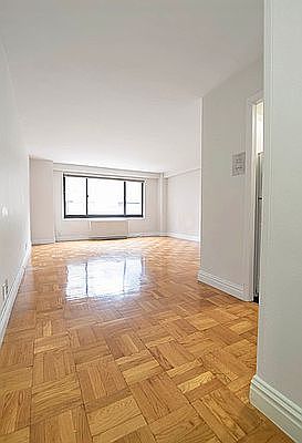 3rd image of 330 W 55th St #7C