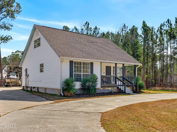 496 Royal Oak Dr, Pass Christian, MS 39571
