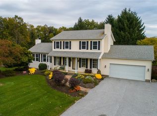 8899 Auburn Rd, Chardon, OH 44024