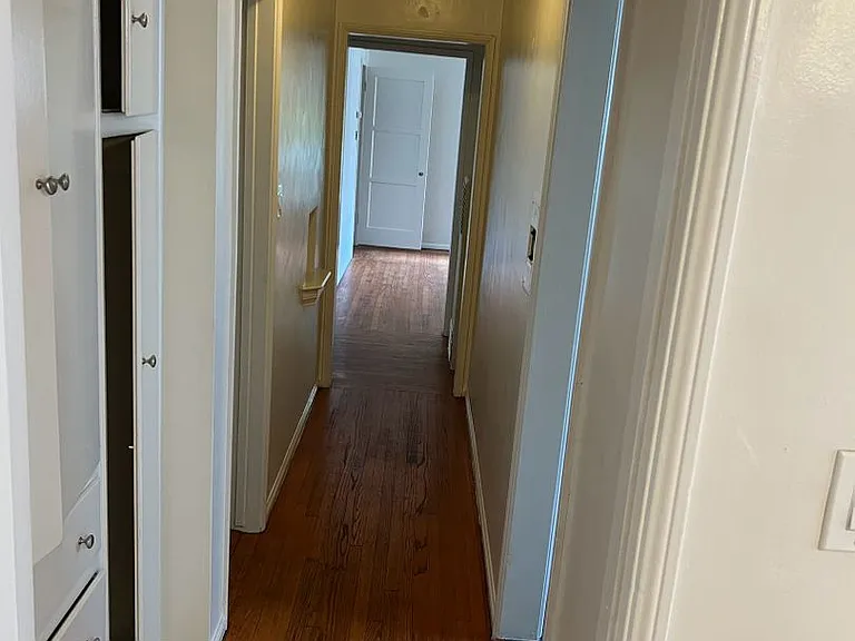 225 W 5th St #9 — Photo 9