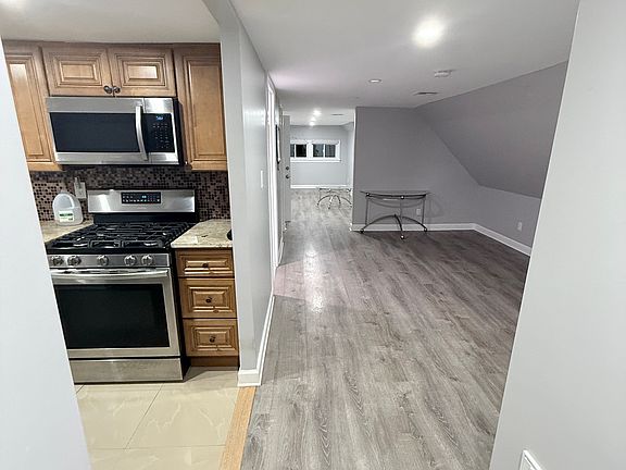 2nd image of 27-29 Dayton St #3