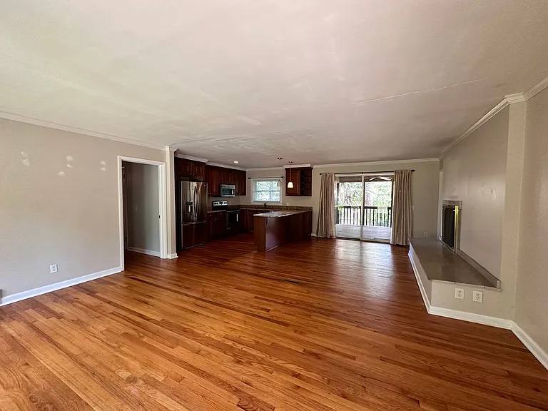 3221 Foxhall Rd — Photo 4