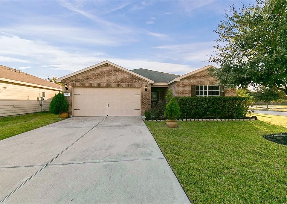1st image of 6902 Clover Walk Ln