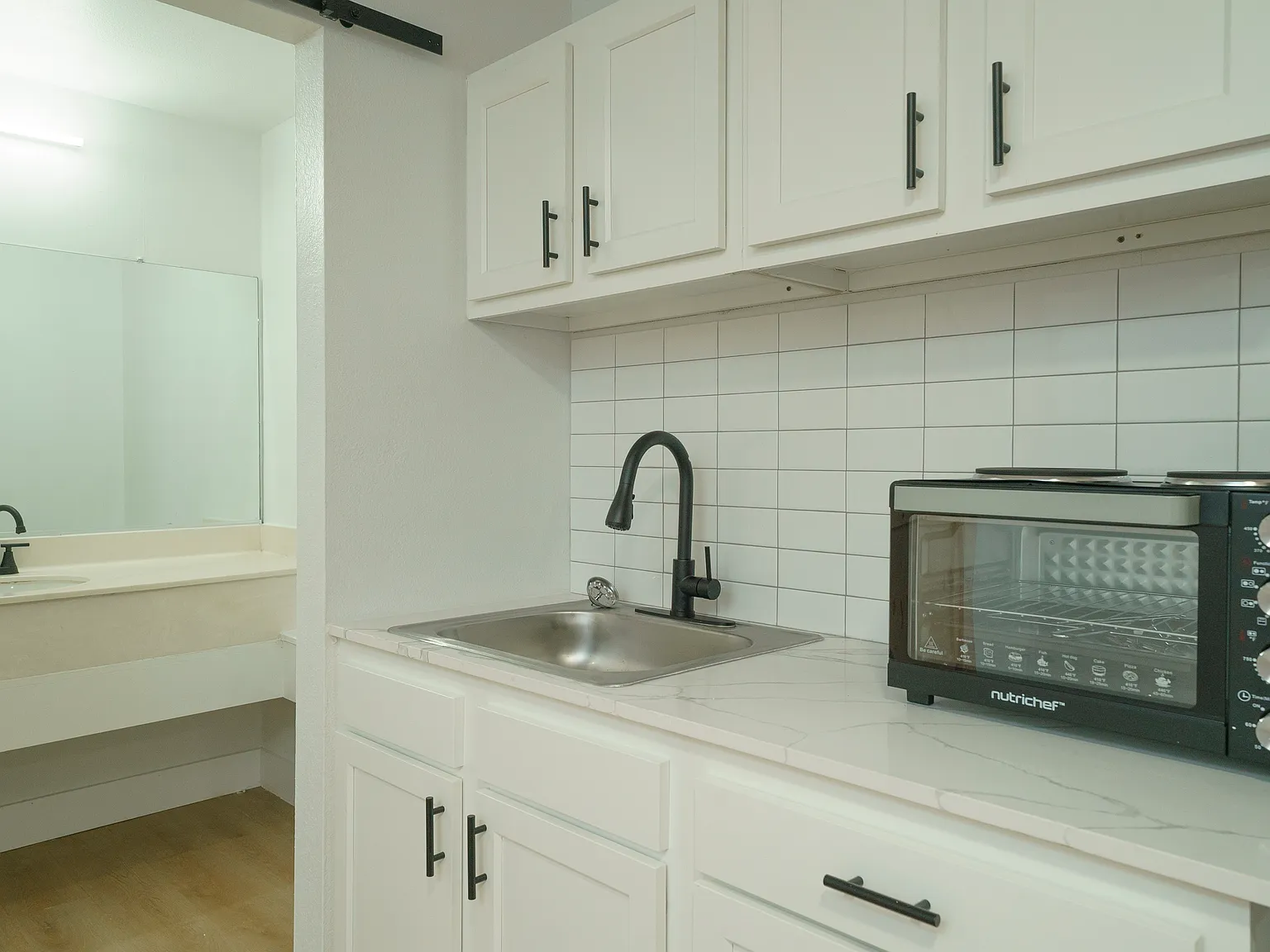 Studio, 300 sqft, $675 — Photo 2