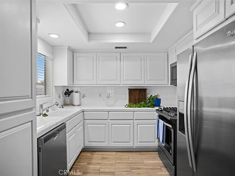 117 Marine Ave — Photo 24