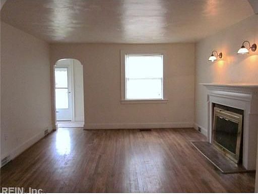 2nd image of 3663 Western Branch Blvd