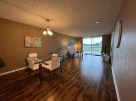 3150 W Rolling Hills Cir
