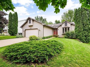 1747 Cornwall Cir, Sun Prairie, WI 53590
