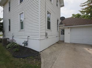 303 S Locust St, Appleton, WI 54914