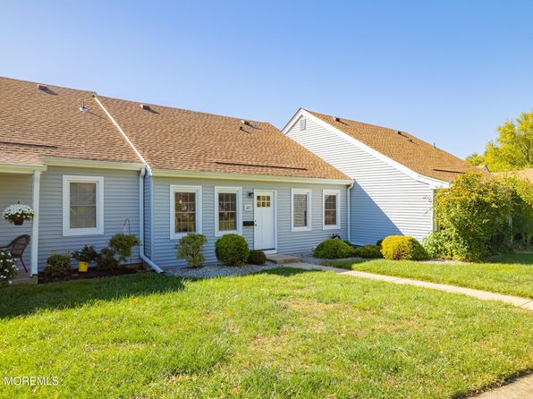 32 Plaza De Las Lobos #C, Freehold, NJ 07728