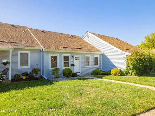 32 Plaza De Las Lobos #C, Freehold, NJ 07728