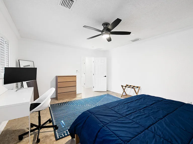 4761 Bayview Dr — Photo 11