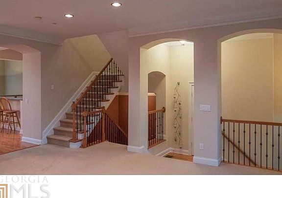 5th image of 3022 Montclair Cir SE