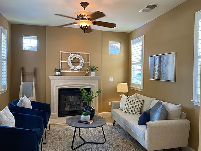 469 N Orinda Ct — Photo 3