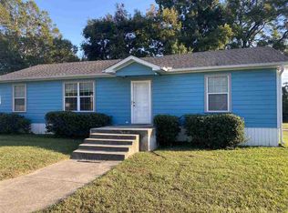 102 E Avenue I, Hooks, TX 75561