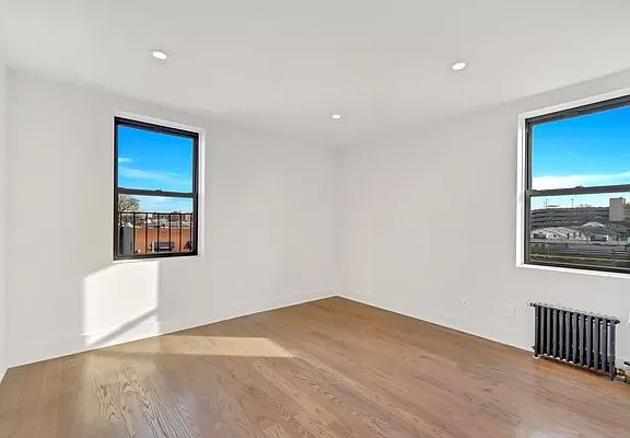 4th image of 3755 77th St APT 4H