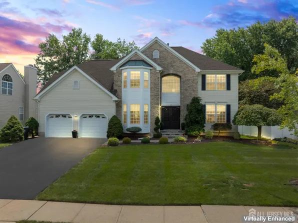 15 Autumn Ln, East Brunswick, NJ 08816